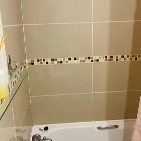 Entire Spacious 2 Bedroom 2 Bathroom 民宿