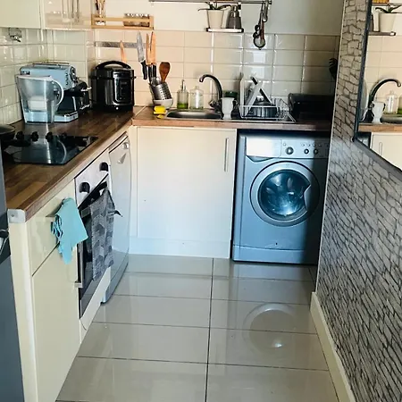 民宿 Entire Spacious 2 Bedroom 2 Bathroom *