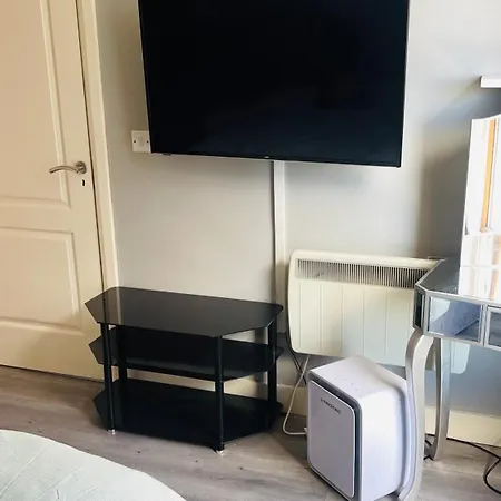 Entire Spacious 2 Bedroom 2 Bathroom 民宿 都柏林