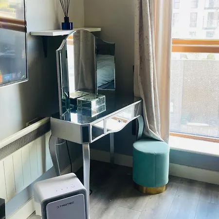 Entire Spacious 2 Bedroom 2 Bathroom 都柏林