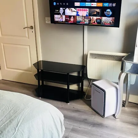Entire Spacious 2 Bedroom 2 Bathroom 民宿 *