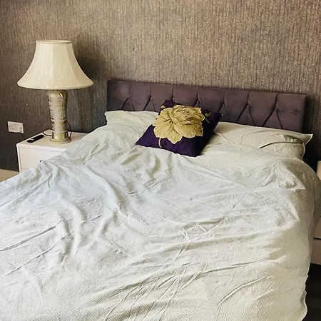 民宿 Entire Spacious 2 Bedroom 2 Bathroom *