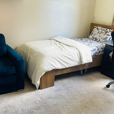Entire Spacious 2 Bedroom 2 Bathroom 民宿